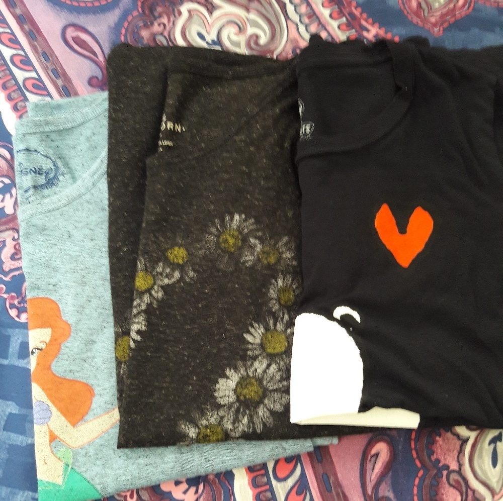 3 Women's Graphic T-Shirts